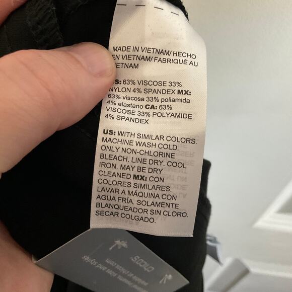 Chico’s Black Ponte Full Length Pull on Leggings - Size 8 - NEW - Picture 10 of 10